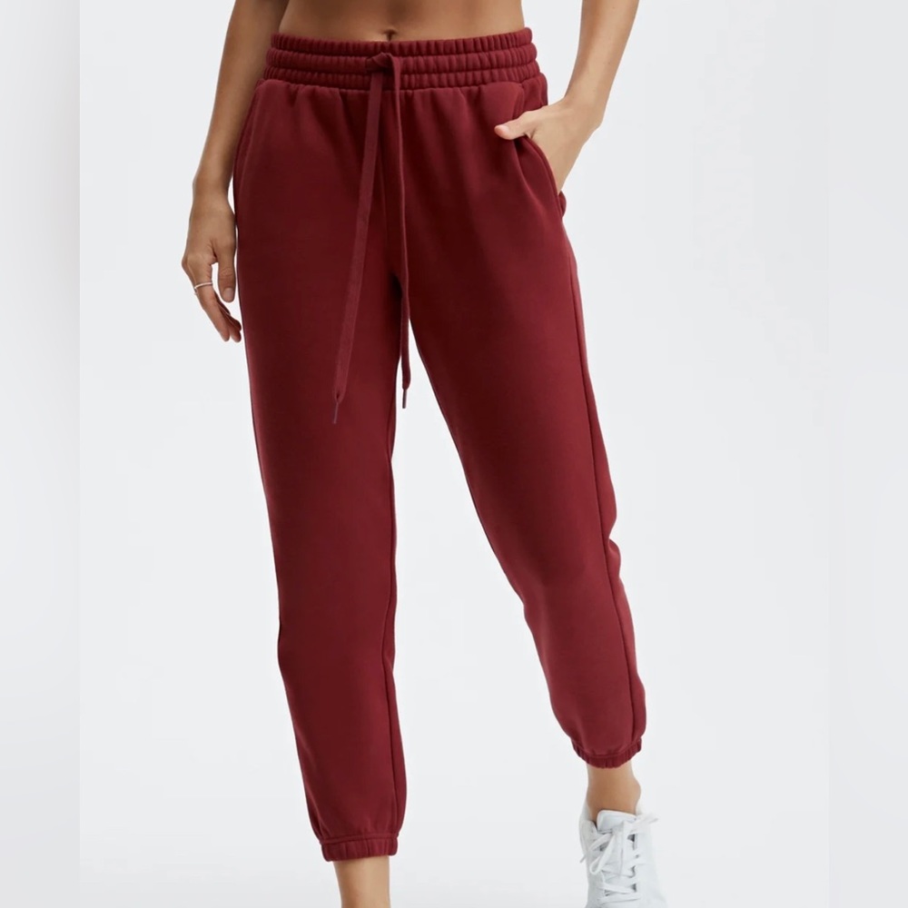 NWOT Fabletics red Go-To Classic Sweatpant